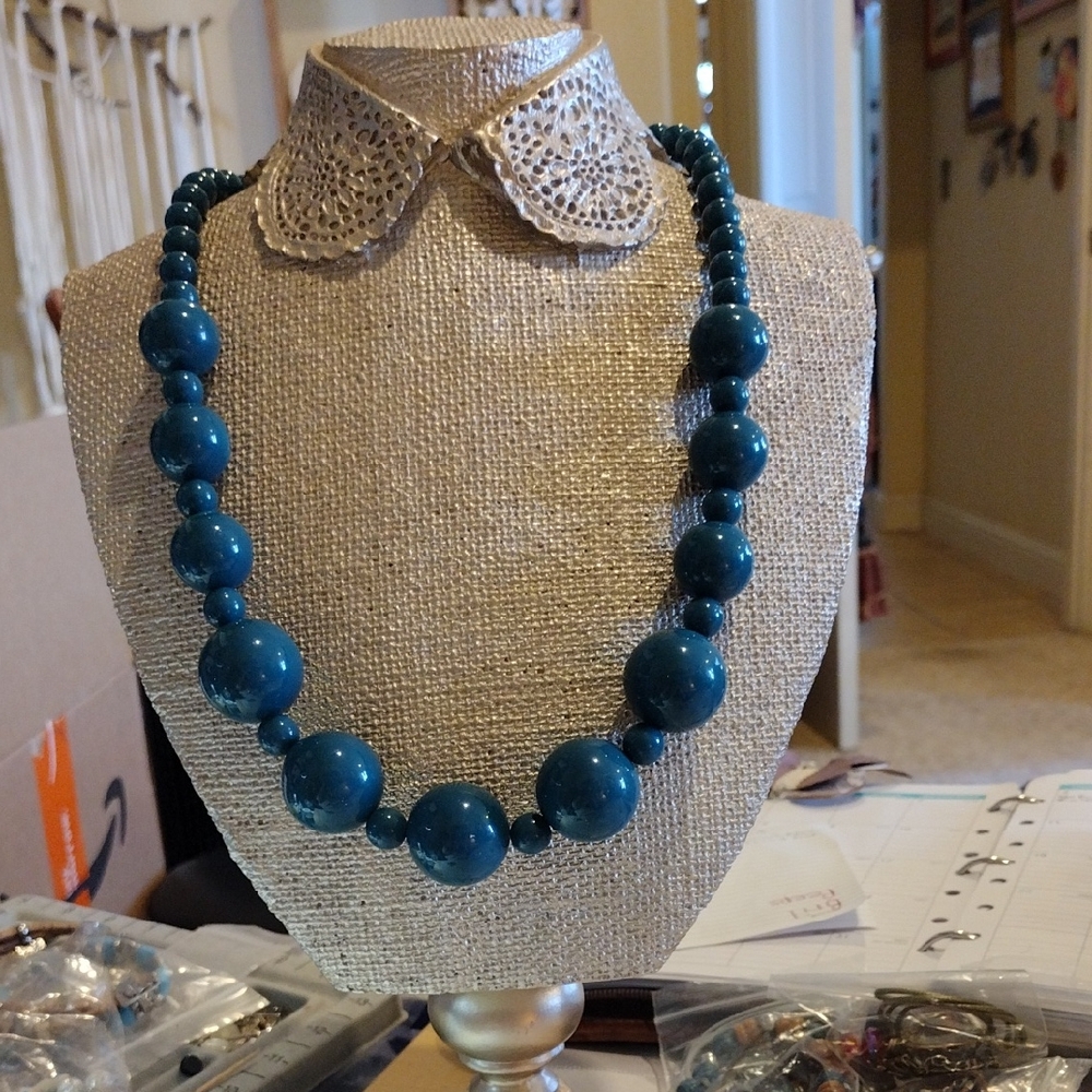 Elegant Blue Beaded Necklace